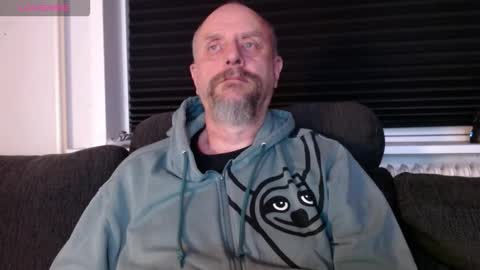 Snapshot of hardmrlazy chatting on 11-25-25, 10:54 MrLazy online show from 11-25-25, 10:54