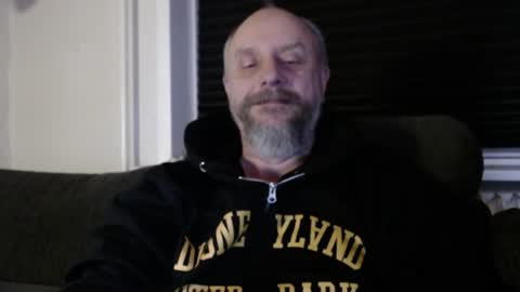 Snapshot of hardmrlazy chatting on 12-18-25, 10:16 MrLazy online show from 12-18-25, 10:16