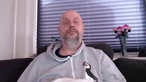 Snapshot of hardmrlazy chatting on 01-12-26, 12:21 MrLazy online show from 01-12-26, 12:21