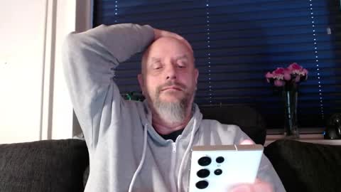 Snapshot of hardmrlazy chatting on 01-13-26, 03:06 MrLazy online show from 01-13-26, 03:06