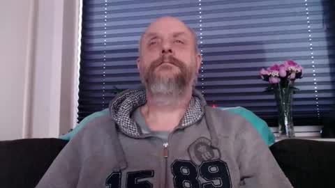 Snapshot of hardmrlazy chatting on 02-18-26, 04:25 MrLazy online show from 02-18-26, 04:25