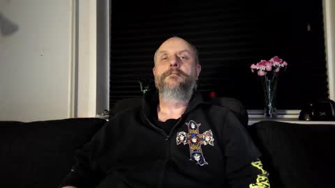 Snapshot of hardmrlazy chatting on 02-24-26, 07:01 MrLazy online show from 02-24-26, 07:01