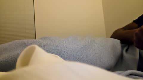 Snapshot of hardone00000 chatting on 10-17-25, 04:15 hardone00000 online show from 10-17-25, 04:15