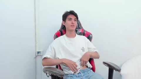 Snapshot of haritz_ chatting on 12-22-25, 02:03 haritz online show from 12-22-25, 02:03