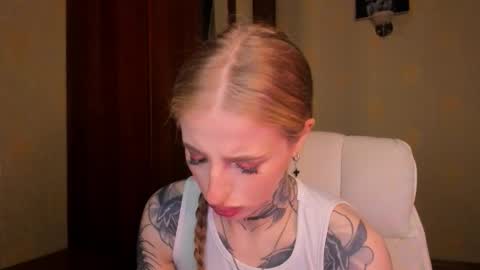 Julia online show from 10-17-25, 05:32