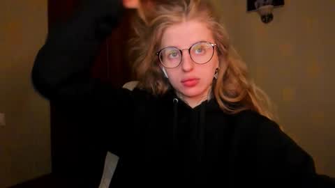 Snapshot of harley_kimm chatting on 11-22-25, 05:28 Julia online show from 11-22-25, 05:28