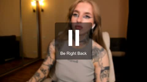 Julia online show from 05-23-26, 05:34