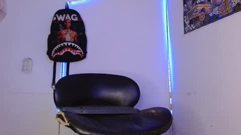 Snapshot of harley_quinnn111 chatting on 06-12-26, 11:35 harley_quinnn111 online show from 06-12-26, 11:35