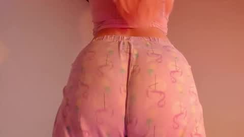 Annie online show from 09-28-25, 05:02