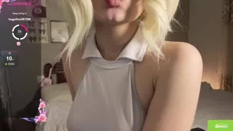 Snapshot of harleyheat69 chatting on 05-03-26, 08:48 Hanna online show from 05-03-26, 08:48