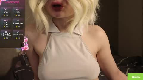 Snapshot of harleyheat69 chatting on 05-25-26, 08:48 Hanna online show from 05-25-26, 08:48