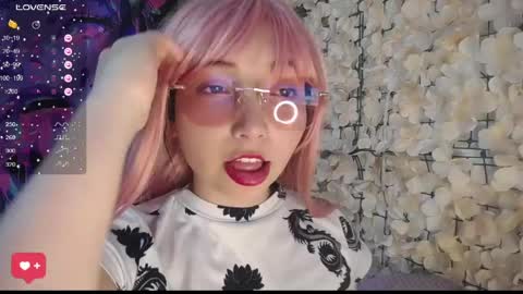Snapshot of harmonys_couple_ chatting on 04-22-26, 08:43 Harmonys World online show from 04-22-26, 08:43