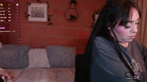 Snapshot of harmonyy01 chatting on 06-10-26, 04:12 Harmony Please help me to reach 100 thumbs up online show from 06-10-26, 04:12