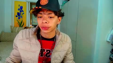 Snapshot of harry_jhonsonn chatting on 09-23-25, 10:24 Harry online show from 09-23-25, 10:24