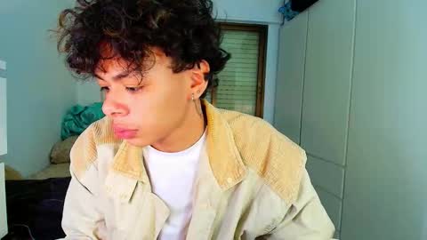 Snapshot of harry_jhonsonn chatting on 09-29-25, 01:16 Harry online show from 09-29-25, 01:16