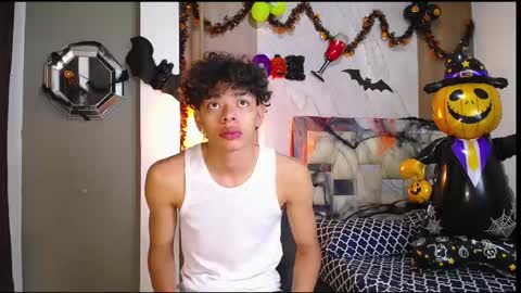 Snapshot of harry_jhonsonn chatting on 10-21-25, 02:45 Harry online show from 10-21-25, 02:45