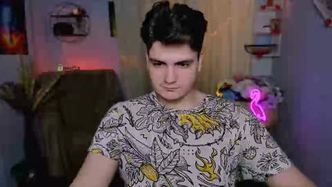 Snapshot of harry_luk chatting on 03-11-26, 09:37 Harry online show from 03-11-26, 09:37