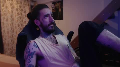 Snapshot of harry_reems_ chatting on 12-24-24, 08:33 OMAR online show from 12-24-24, 08:33