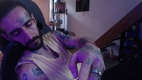 Snapshot of harry_reems_ chatting on 12-24-24, 02:44 OMAR online show from 12-24-24, 02:44