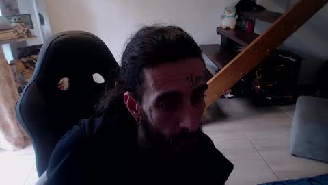 Snapshot of harry_reems_ chatting on 01-02-25, 05:18 OMAR online show from 01-02-25, 05:18