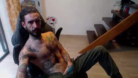 Snapshot of harry_reems_ chatting on 01-02-25, 08:24 OMAR online show from 01-02-25, 08:24