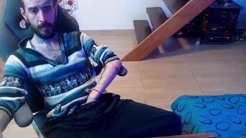 Snapshot of harry_reems_ chatting on 01-08-25, 05:05 OMAR online show from 01-08-25, 05:05