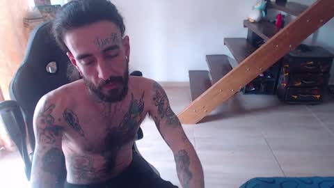 Snapshot of harry_reems_ chatting on 01-09-25, 12:52 OMAR online show from 01-09-25, 12:52