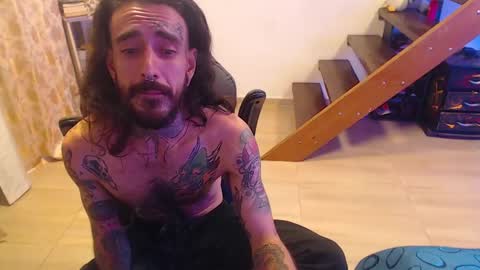 Snapshot of harry_reems_ chatting on 01-10-25, 02:14 OMAR online show from 01-10-25, 02:14