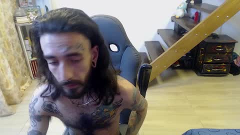 Snapshot of harry_reems_ chatting on 01-10-25, 09:13 OMAR online show from 01-10-25, 09:13