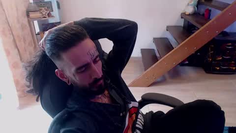 Snapshot of harry_reems_ chatting on 01-10-25, 06:17 OMAR online show from 01-10-25, 06:17