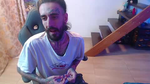 Snapshot of harry_reems_ chatting on 01-12-25, 09:30 OMAR online show from 01-12-25, 09:30