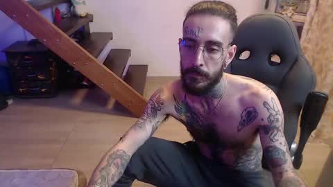 Snapshot of harry_reems_ chatting on 01-15-25, 06:33 OMAR online show from 01-15-25, 06:33