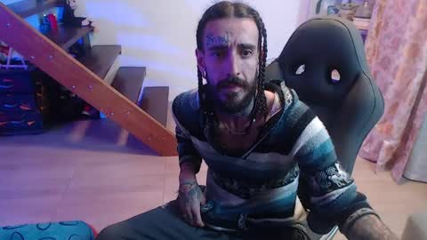 Snapshot of harry_reems_ chatting on 01-20-25, 08:52 OMAR online show from 01-20-25, 08:52