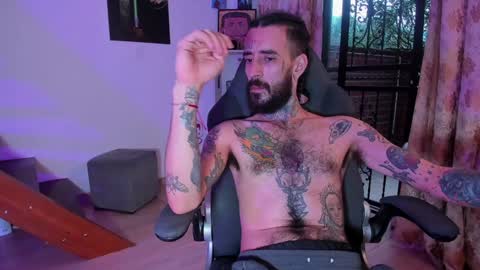 Snapshot of harry_reems_ chatting on 01-26-25, 11:39 OMAR online show from 01-26-25, 11:39