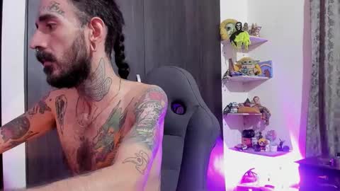 Snapshot of harry_reems_ chatting on 12-05-25, 12:41 OMAR online show from 12-05-25, 12:41