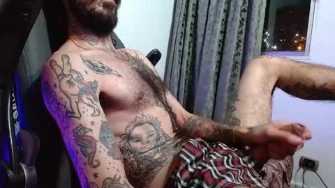 Snapshot of harry_reems_ chatting on 06-01-26, 08:05 OMAR online show from 06-01-26, 08:05