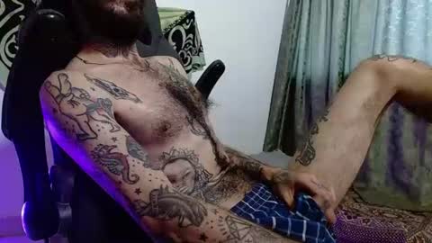 Snapshot of harry_reems_ chatting on 06-19-26, 08:45 OMAR online show from 06-19-26, 08:45