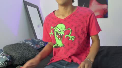 Snapshot of harrytwink18 chatting on 01-30-25, 04:45 HARRY online show from 01-30-25, 04:45