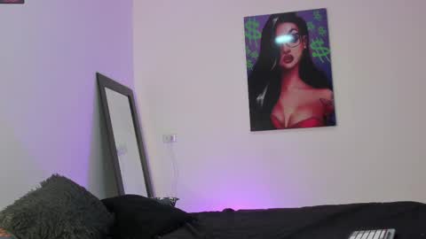 Snapshot of harrytwink18 chatting on 02-14-25, 01:29 HARRY online show from 02-14-25, 01:29