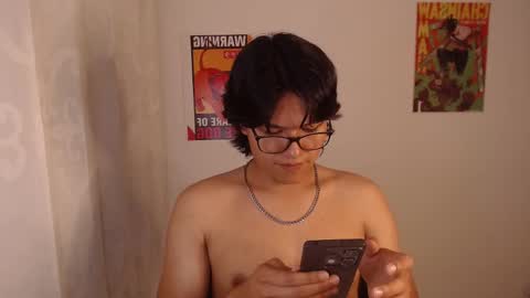 Snapshot of haru_boi chatting on 10-31-25, 04:02 Haru online show from 10-31-25, 04:02