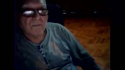 Snapshot of hasanben54398 chatting on 10-27-25, 04:11 hasan online show from 10-27-25, 04:11