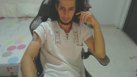 Snapshot of hasani_savala chatting on 10-19-25, 04:57 Hasani online show from 10-19-25, 04:57