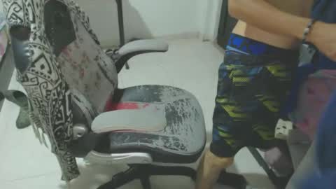 Snapshot of hasani_savala chatting on 10-29-25, 05:10 Hasani online show from 10-29-25, 05:10