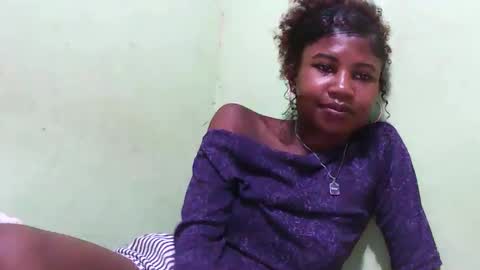 Snapshot of hasleyinah chatting on 01-18-26, 07:28 hasleyinah online show from 01-18-26, 07:28