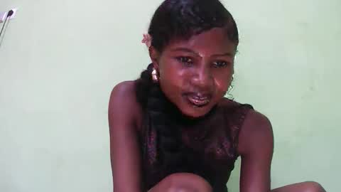 Snapshot of hasleyinah chatting on 03-12-26, 02:45 hasleyinah online show from 03-12-26, 02:45