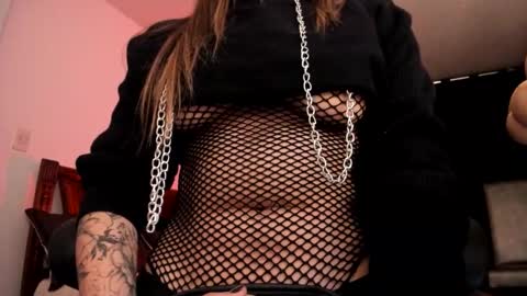 Snapshot of hat_girl chatting on 12-05-25, 05:16 Nicole online show from 12-05-25, 05:16