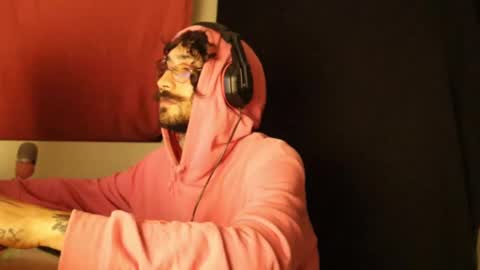 More content   2   online show from 02-13-25, 12:13