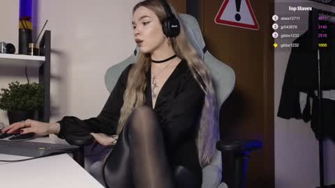 Snapshot of havenraee chatting on 01-16-25, 10:23 Miss Haven online show from 01-16-25, 10:23