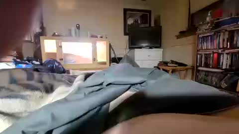 hawkfan1888 online show from 10-09-25, 11:47