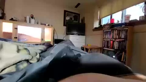 hawkfan1888 online show from 10-18-25, 09:37